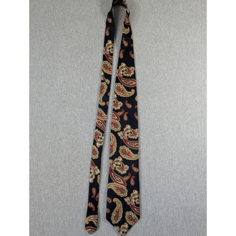 Sutter And Grant Blue Paisley Tie 3 3/4 Wide x 56 1/2 Long 100% Silk Made In USA